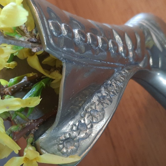 Vintage Ladies Brass Victorian Style Boot Vase/Matchstick Holder/Decor piece - Picture 7 of 7